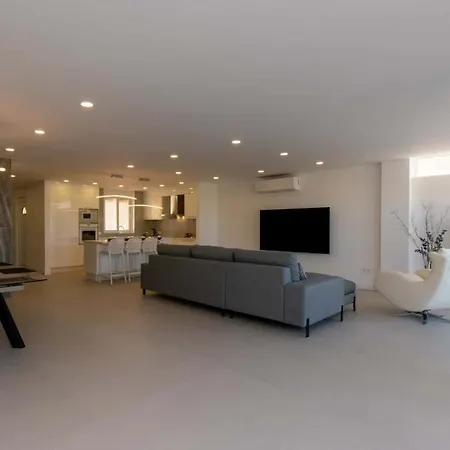 Ulani With Air Conditioning Villa